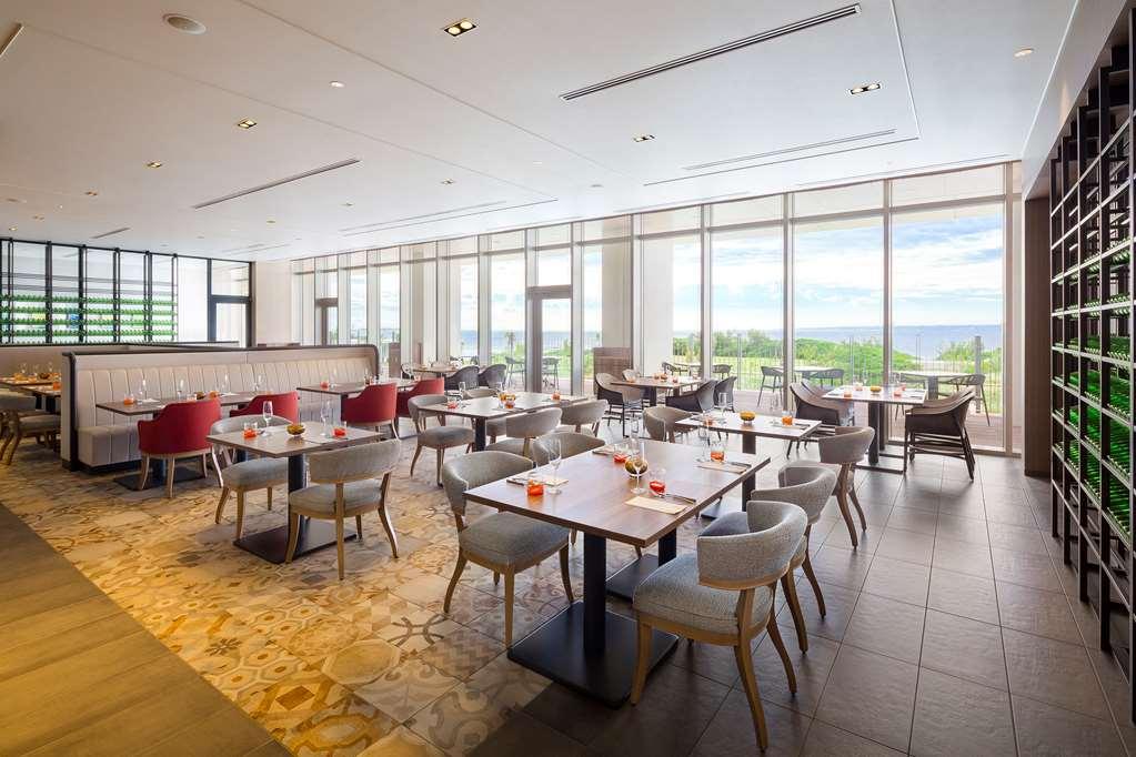 נאקיג'ין Hilton Club The Beach Resort Sesoko מסעדה תמונה